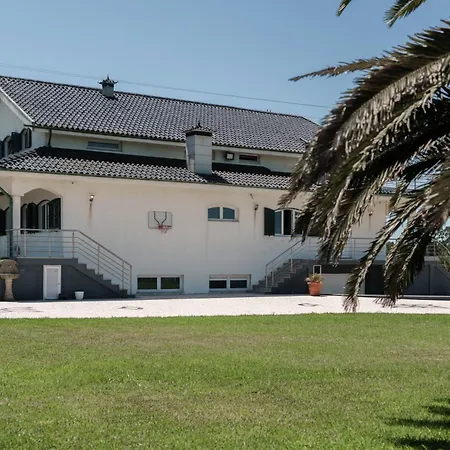 Casa Com Piscina *